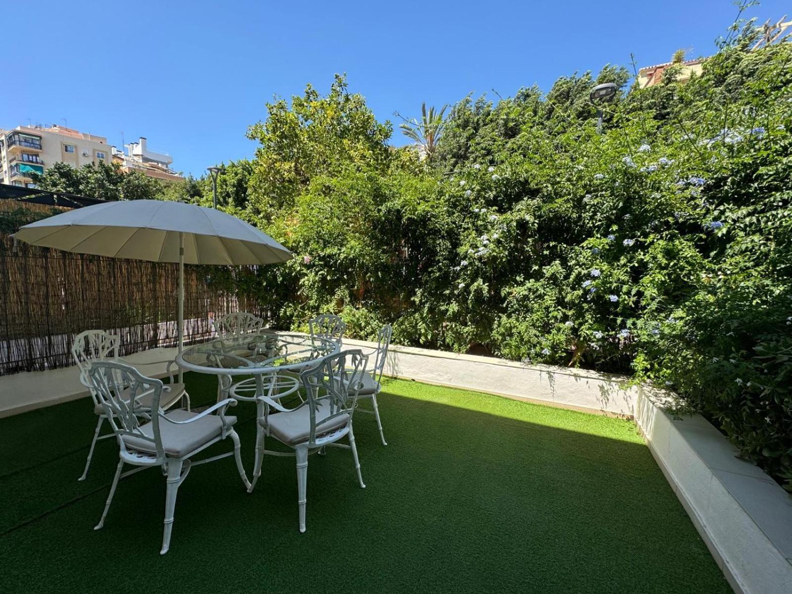 Urbe10 Pries Suite Malaga Exterior photo